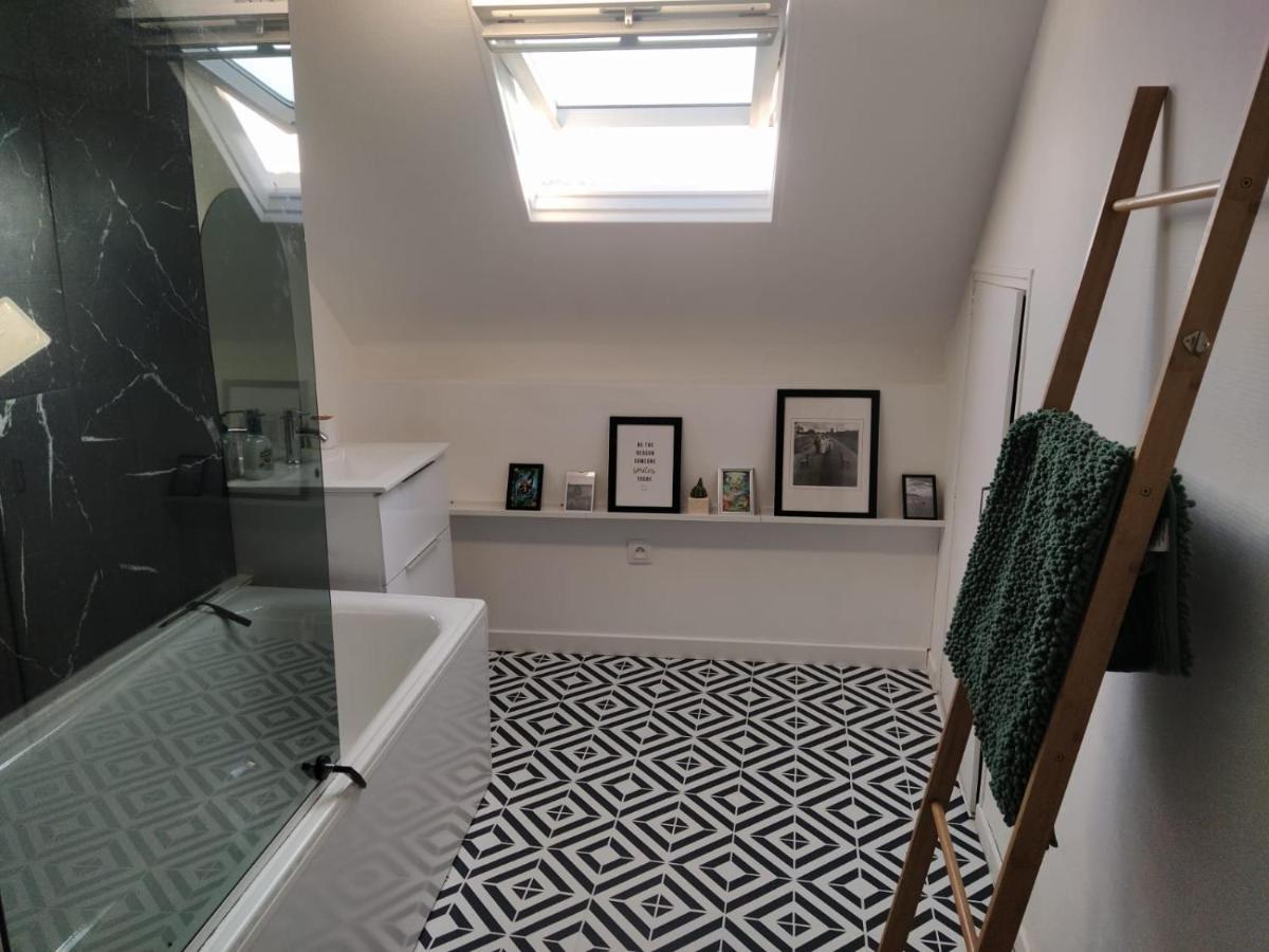 Appartement Le Nid Normand Avec Terrasse - Stationnement Facile Et Gratuit - 5 Min Seine à Deville-les-Rouen Extérieur photo